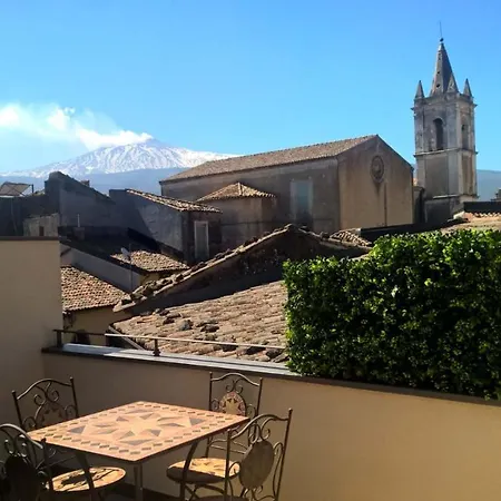 I Tre Campanili Sull'etna